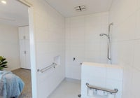 Registered Provider. 4 B/R. Ceiling Hoist. Gas Pool & Pool Lift. — Home image 8