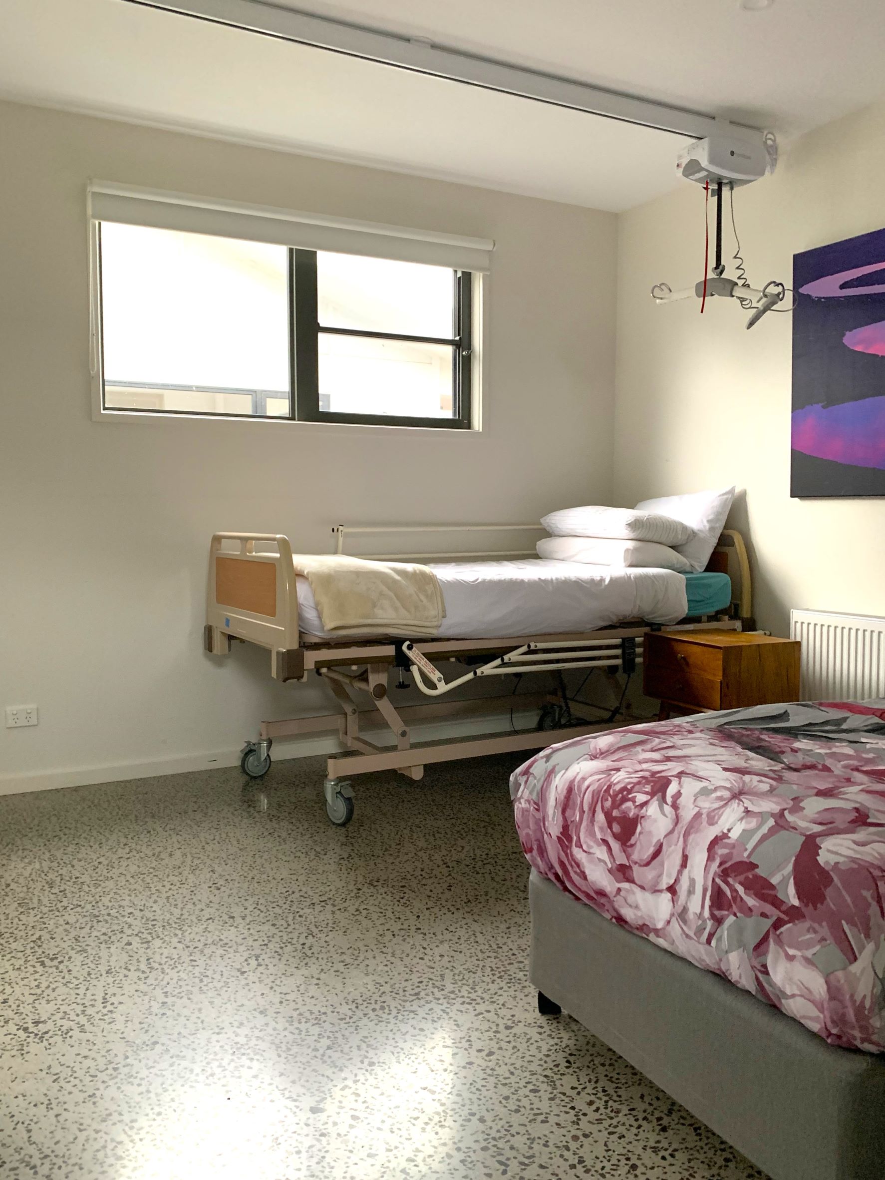 Registered Provider. 4 B/R. Ceiling Hoist. Gas Pool & Pool Lift. — Home image 19