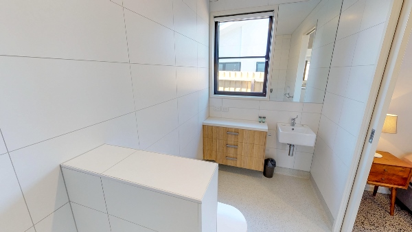 Registered Provider. 4 B/R. Ceiling Hoist. Gas Pool & Pool Lift. — Home image 11