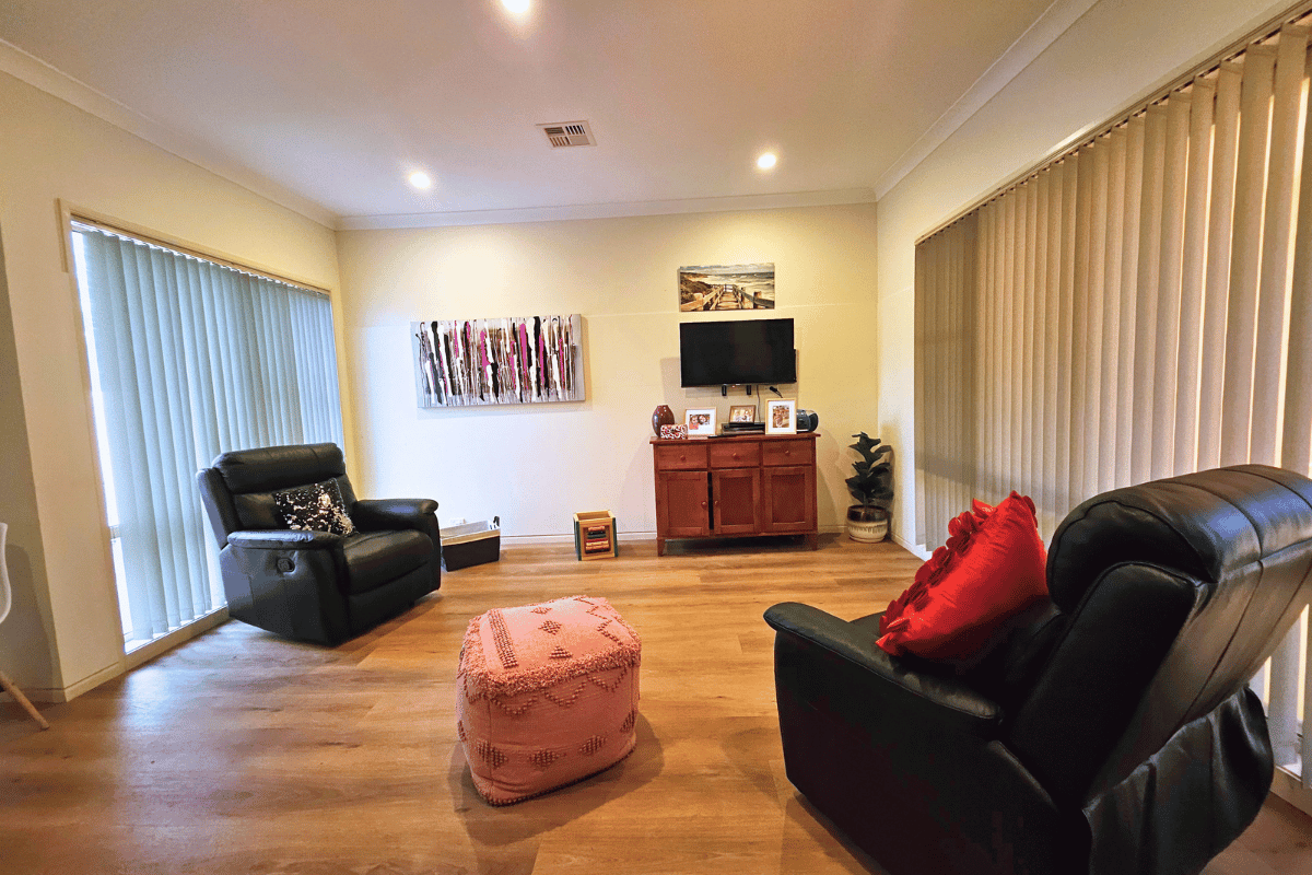 Join this peaceful yet convenient home, located close to Canberra's CBD — Home image 2