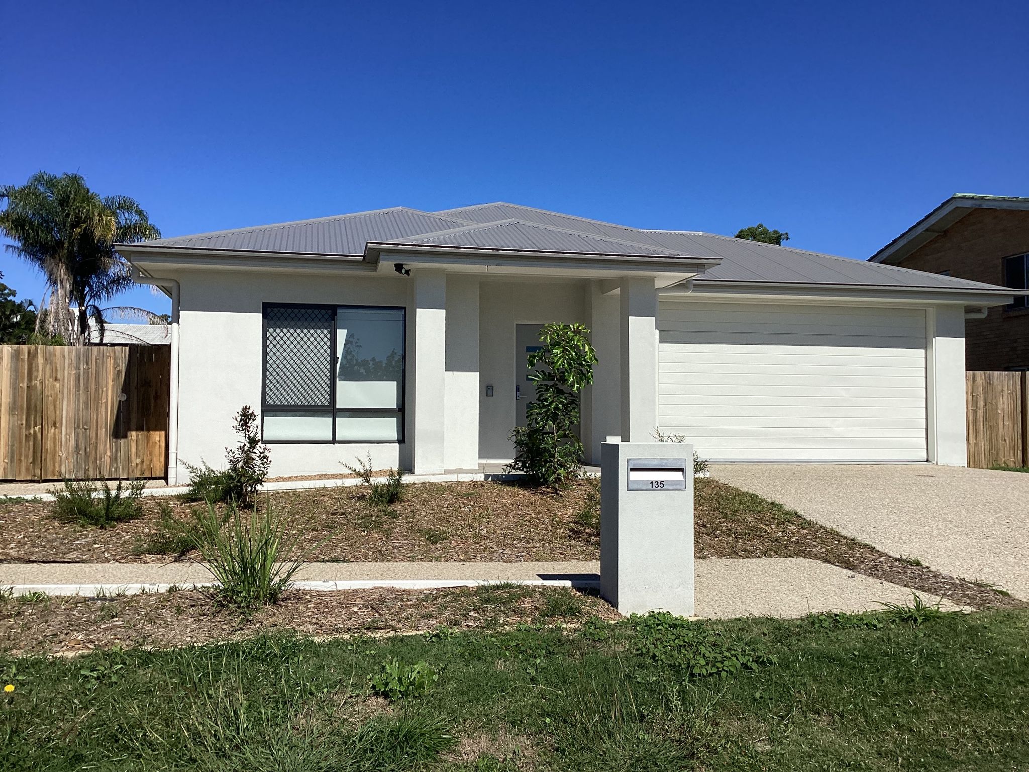 Bright, Modern home — Home image 2