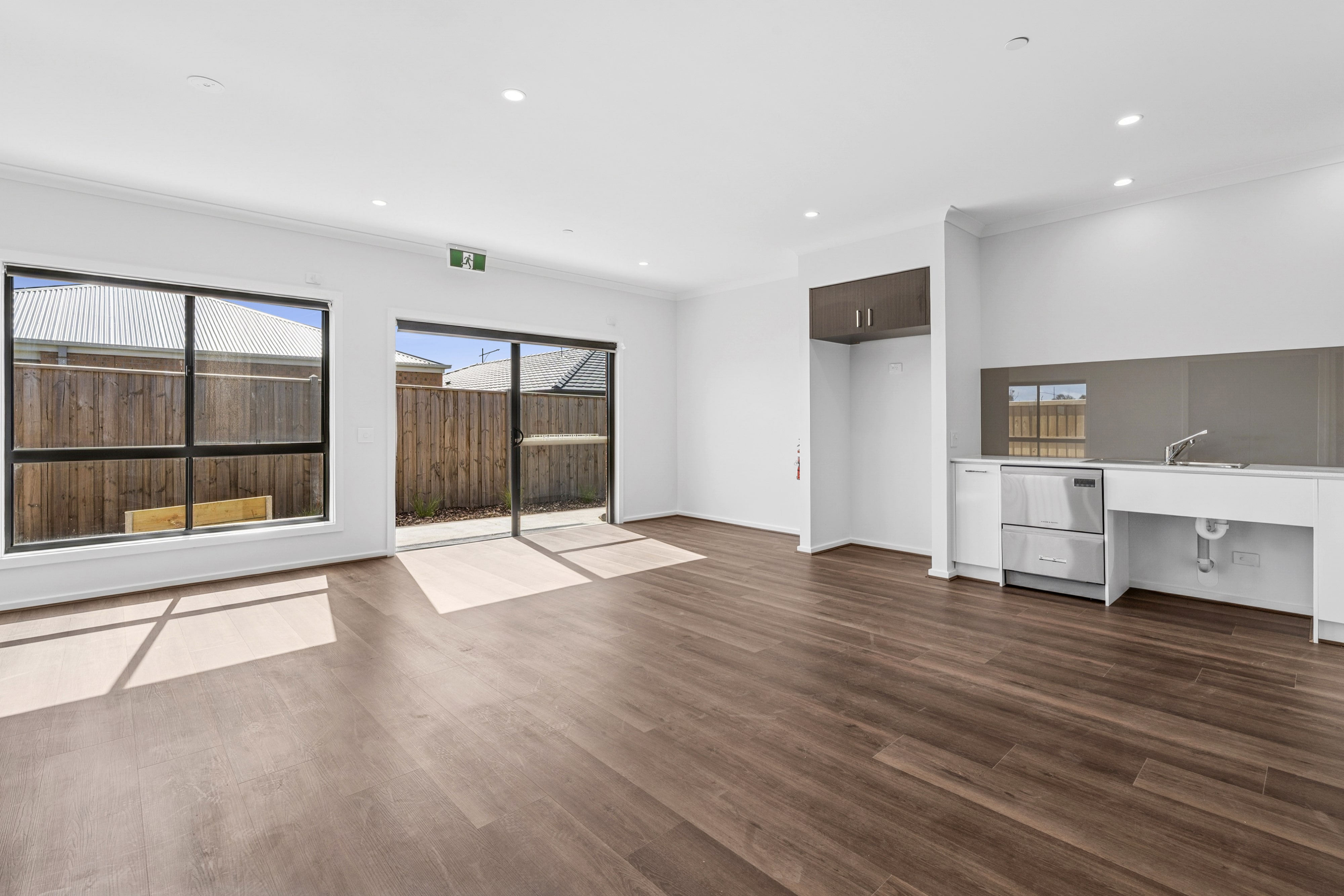 3BR 2RES HPS Home | Free 3 Months MRRC + 12 Month Internet- Armstrong Creek — Home image 3