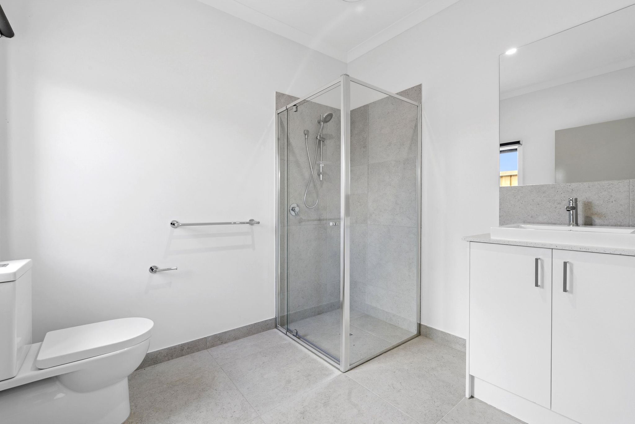 3BR 2RES HPS Home | Free 3 Months MRRC + 12 Month Internet- Armstrong Creek — Home image 3