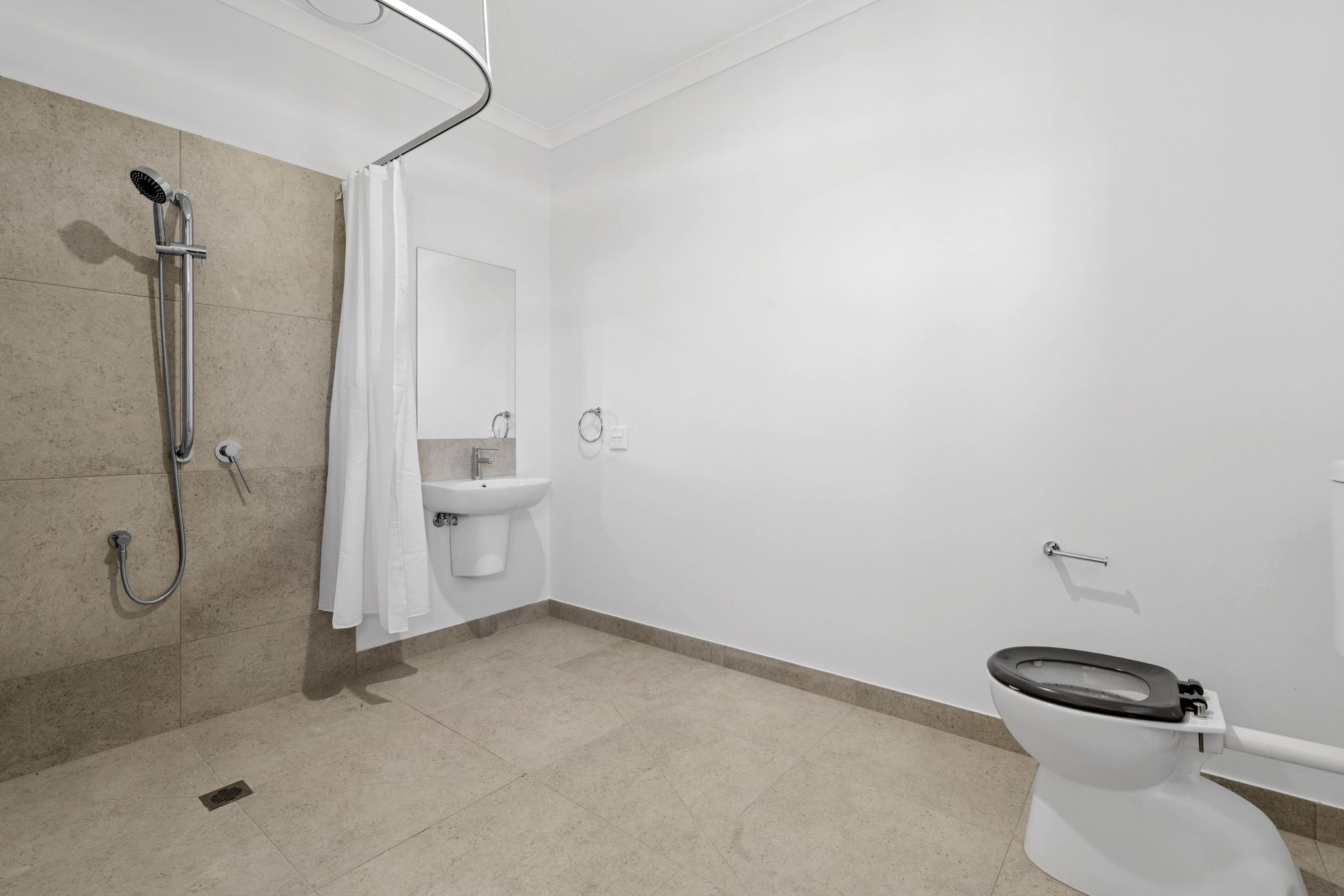 3BR 2RES HPS Home | Free 3 Months MRRC + 12 Month Internet- Armstrong Creek — Home image 10
