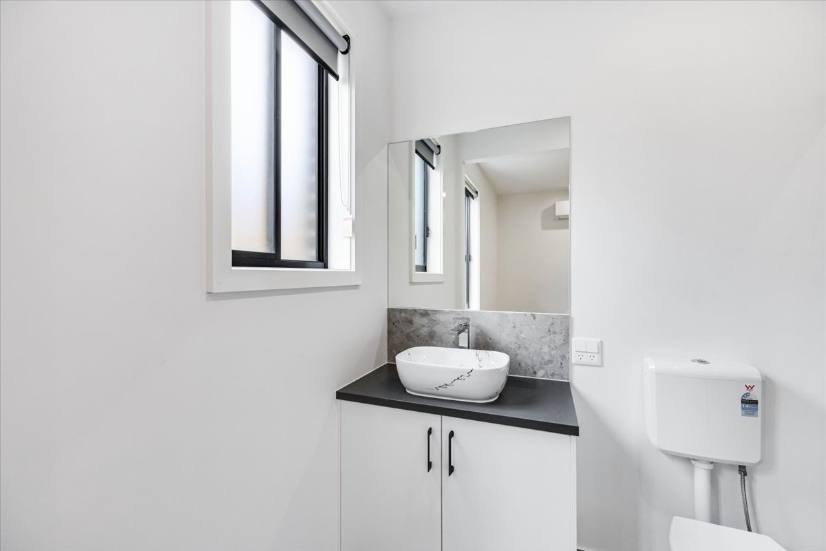 2P HPS Sanctuary Built for Comfort and Care in a Peaceful Setting — Home image 12