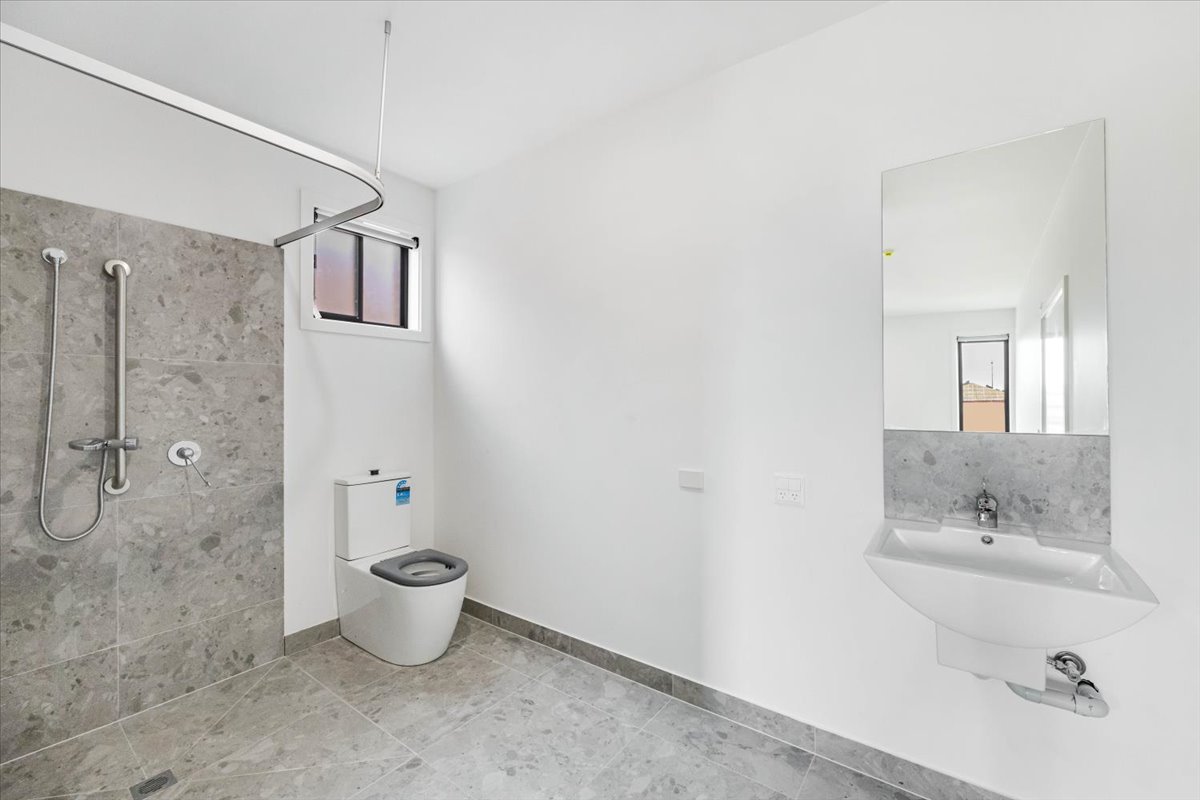 2P HPS Sanctuary Built for Comfort and Care in a Peaceful Setting — Home image 13