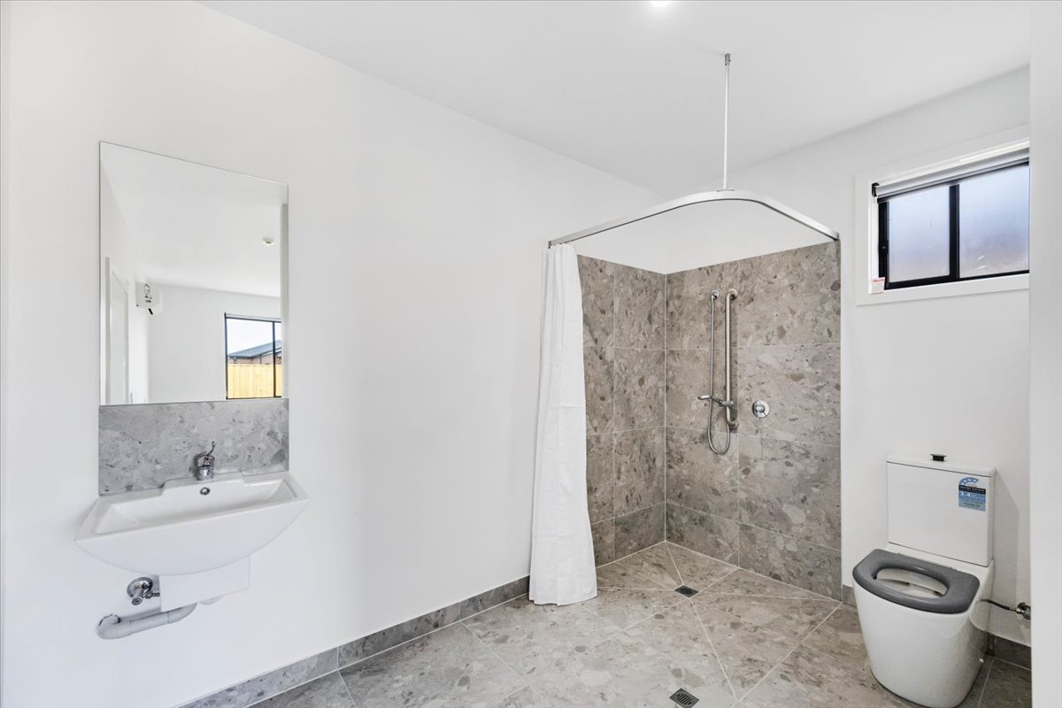 2P HPS Sanctuary Built for Comfort and Care in a Peaceful Setting — Home image 14
