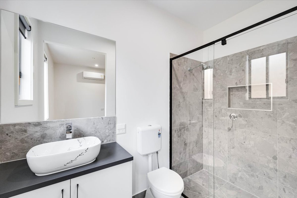 2P HPS Sanctuary Built for Comfort and Care in a Peaceful Setting — Home image 15