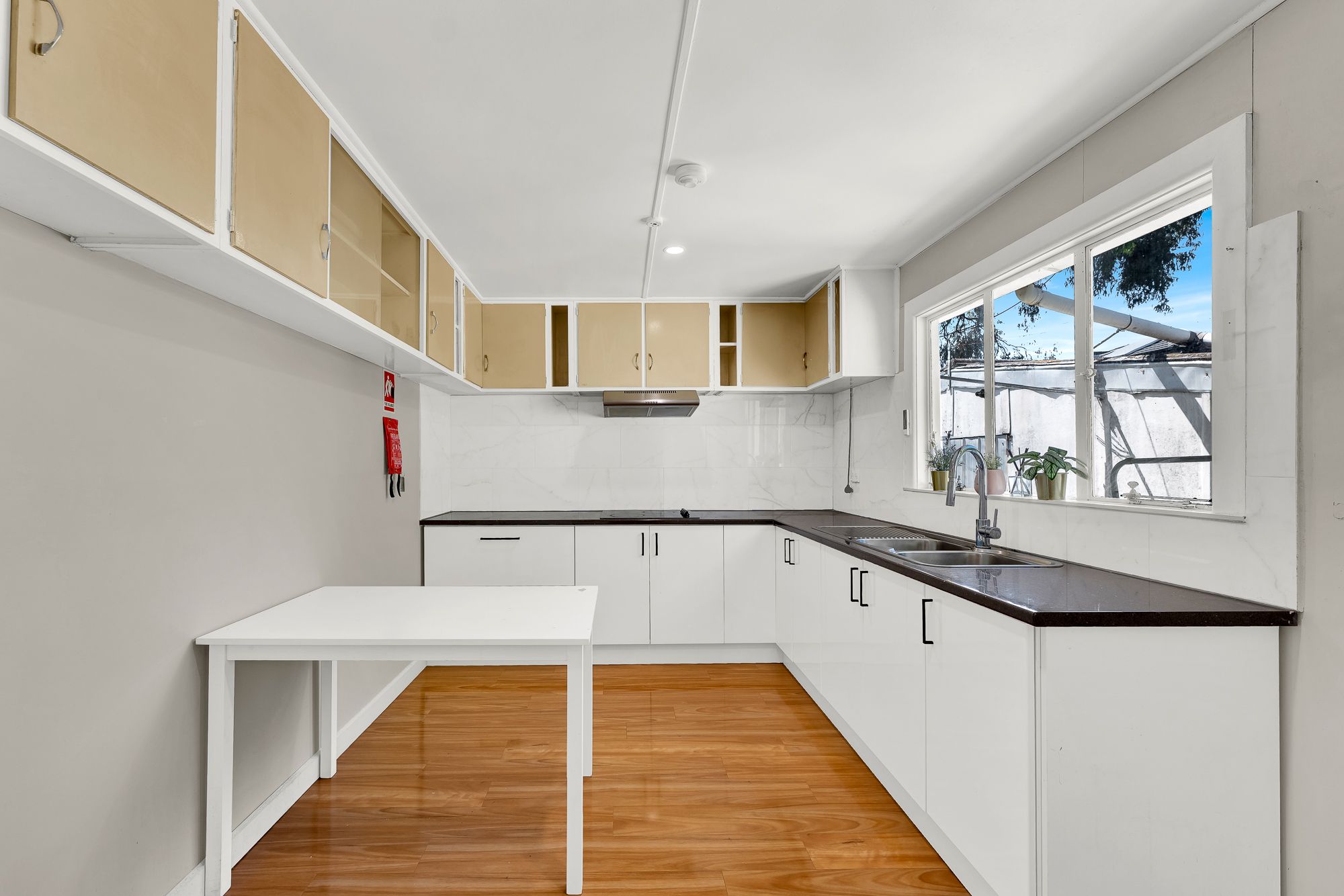 6 BR Group Home - SIL,  MTA, STA — Home image 2