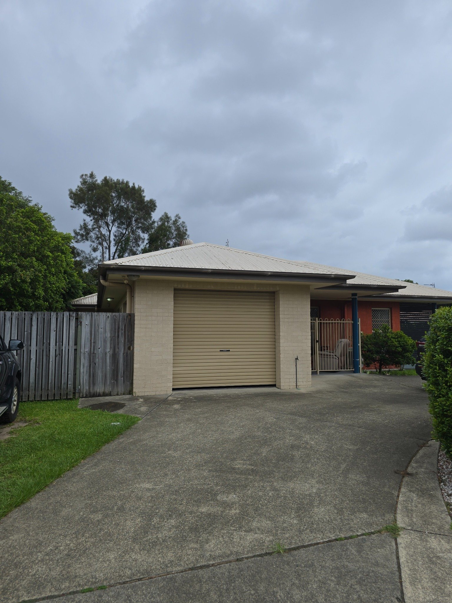 Coastal Comfort: Modern Home for 4 in Banora Point — Home image 9