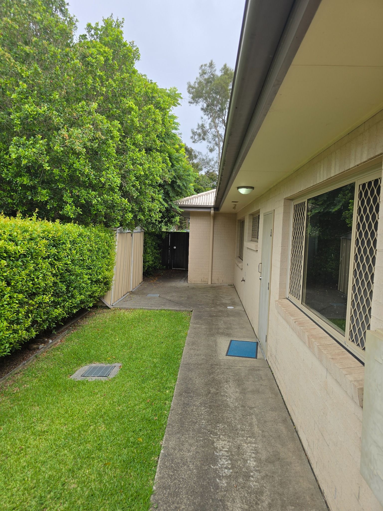 Coastal Comfort: Modern Home for 4 in Banora Point — Home image 10