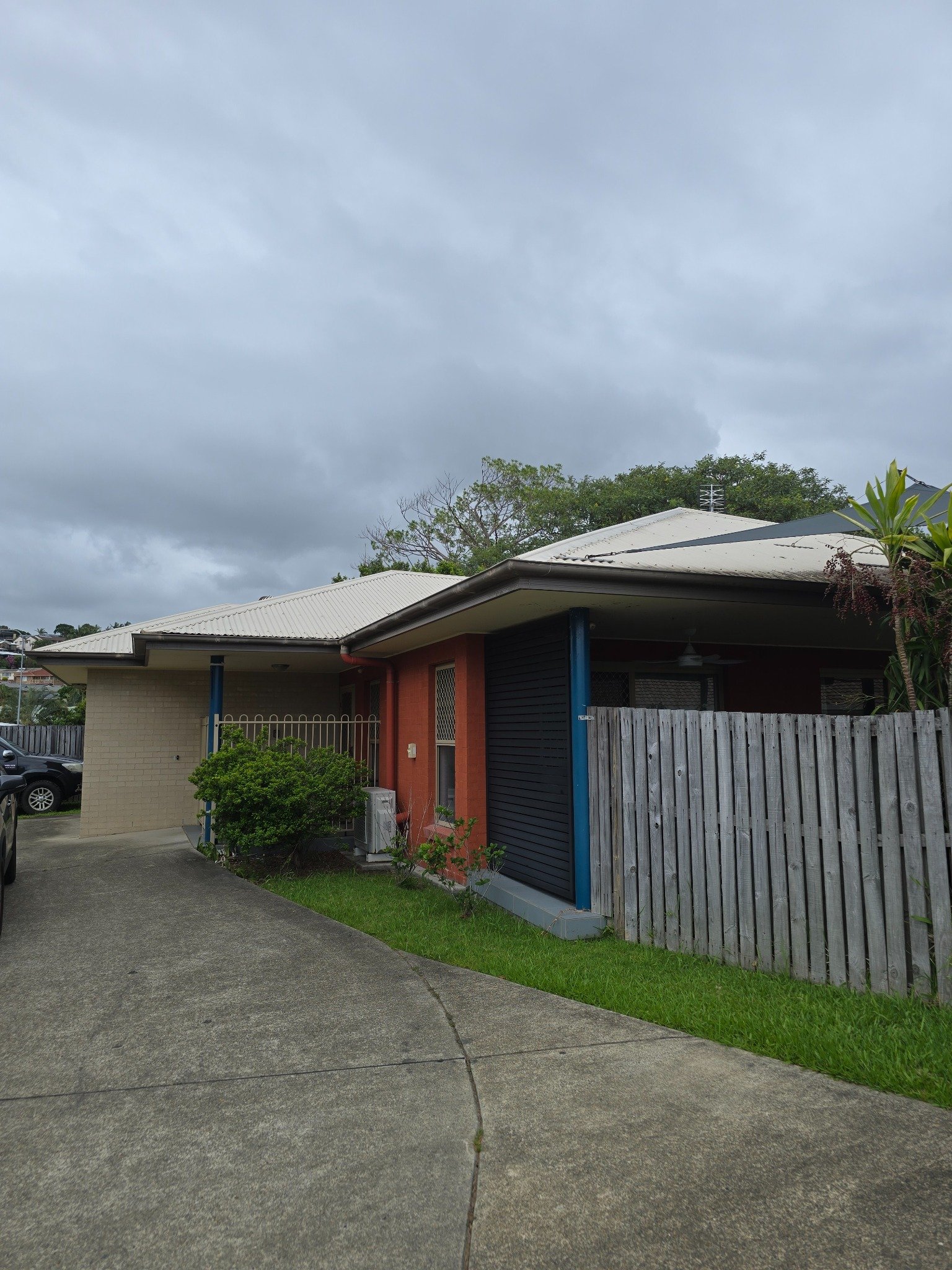 Coastal Comfort: Modern Home for 4 in Banora Point — Home image 11