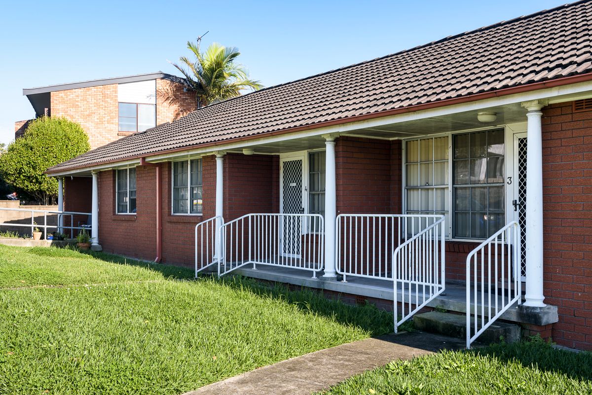 Generously-sized self-contained villa in Merewether — Home image 4