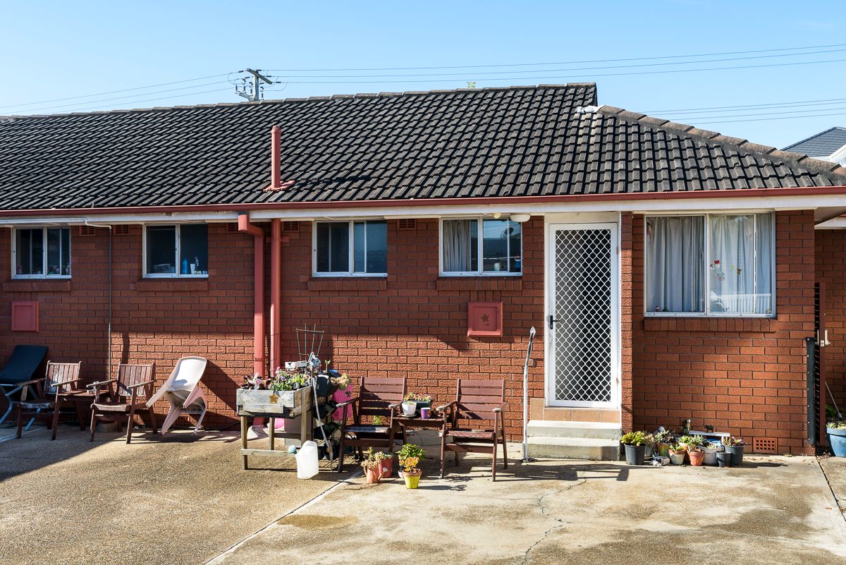 Generously-sized self-contained villa in Merewether — Home image 7