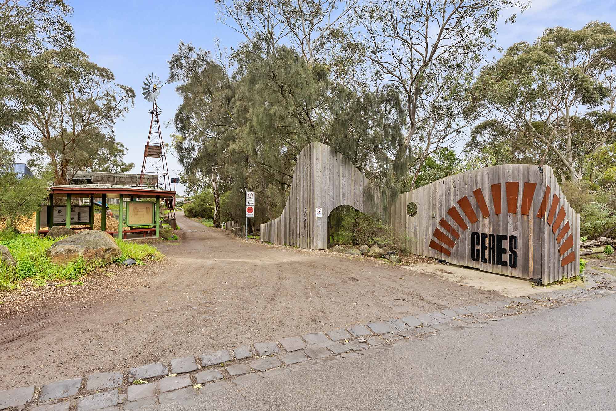 Enjoy social independent living in this 2 bed HPS house in vibrant Thornbury! — Home image 9