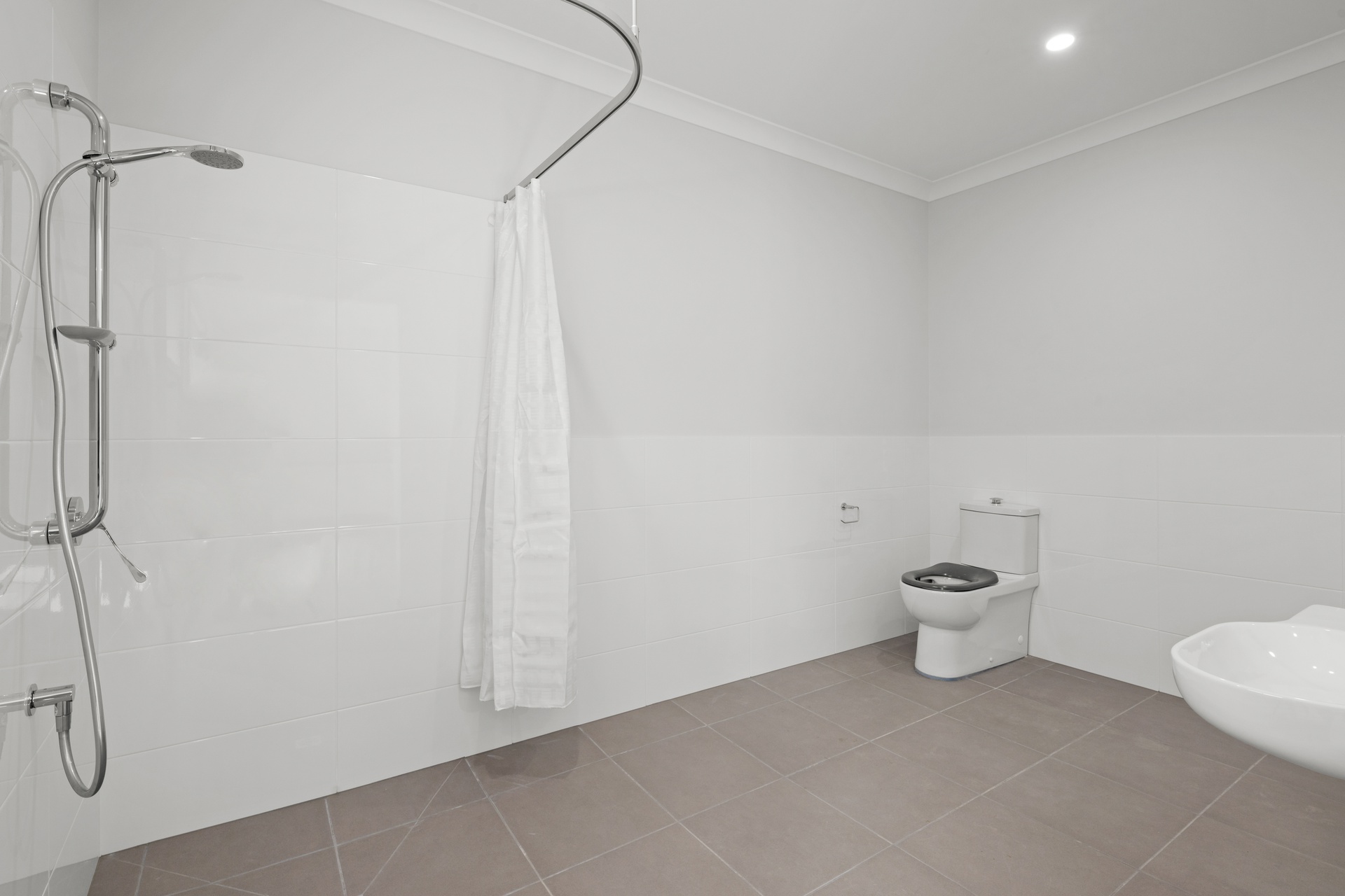 Brand New High Physical Support Home - North Albury — Home image 5