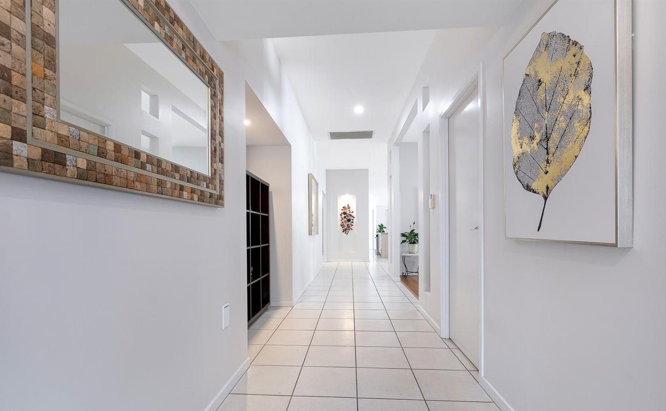 Huge, Beautiful Bayside SIL Home to share!!! Only 1 Position Left!! — Home image 4