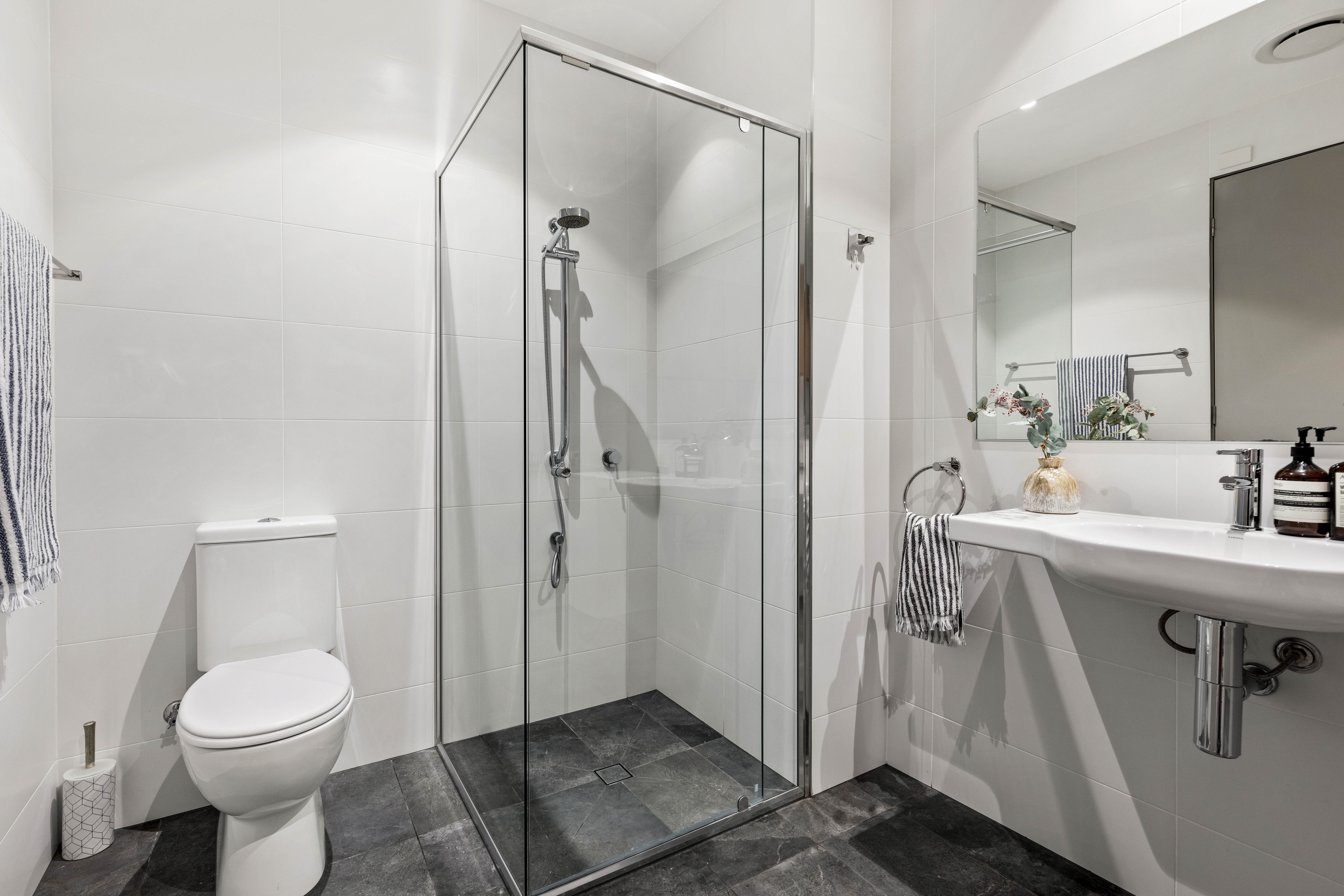 Boutique HPS Apartment - Southport — Home image 10