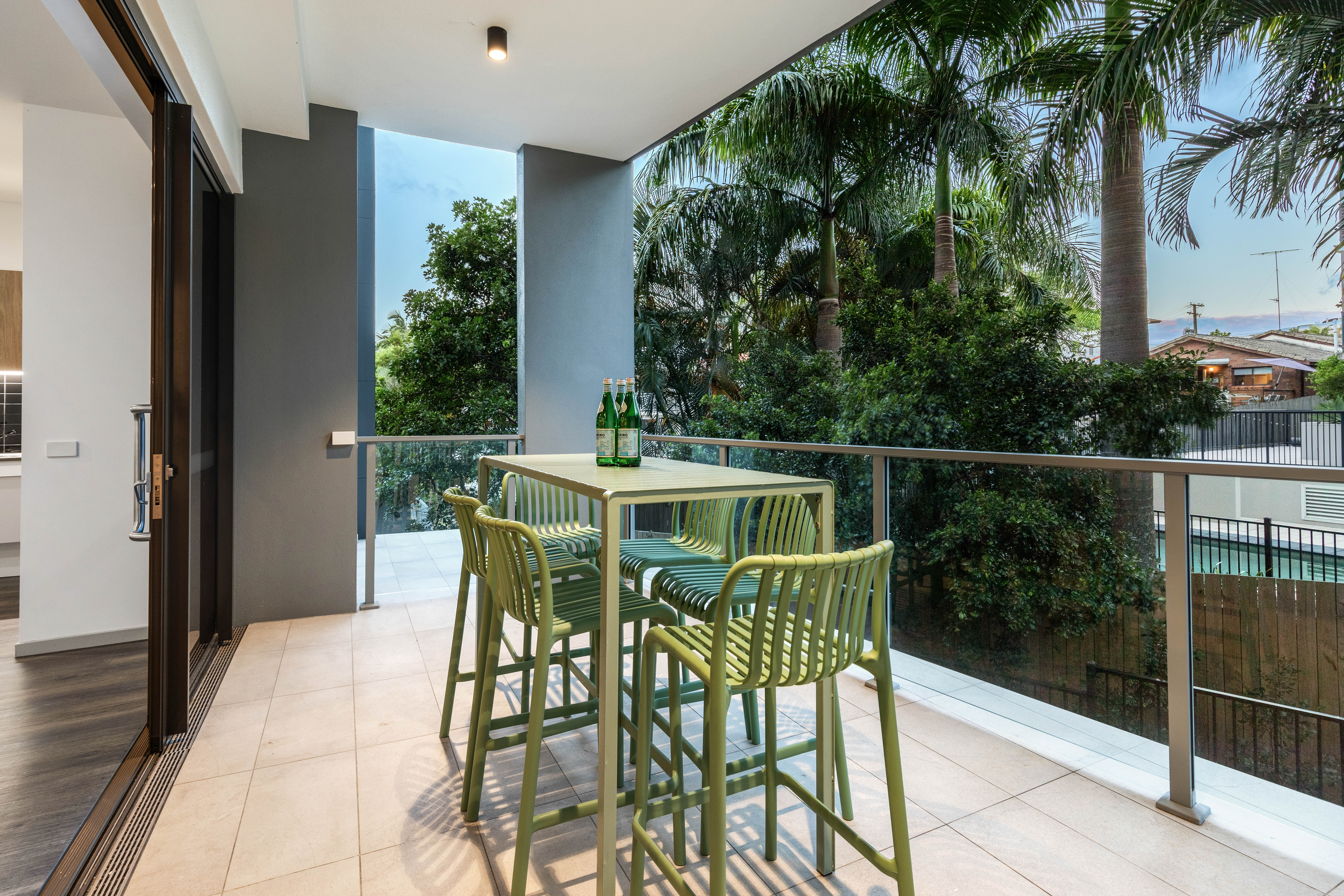 Boutique HPS Apartment - Southport — Home image 12