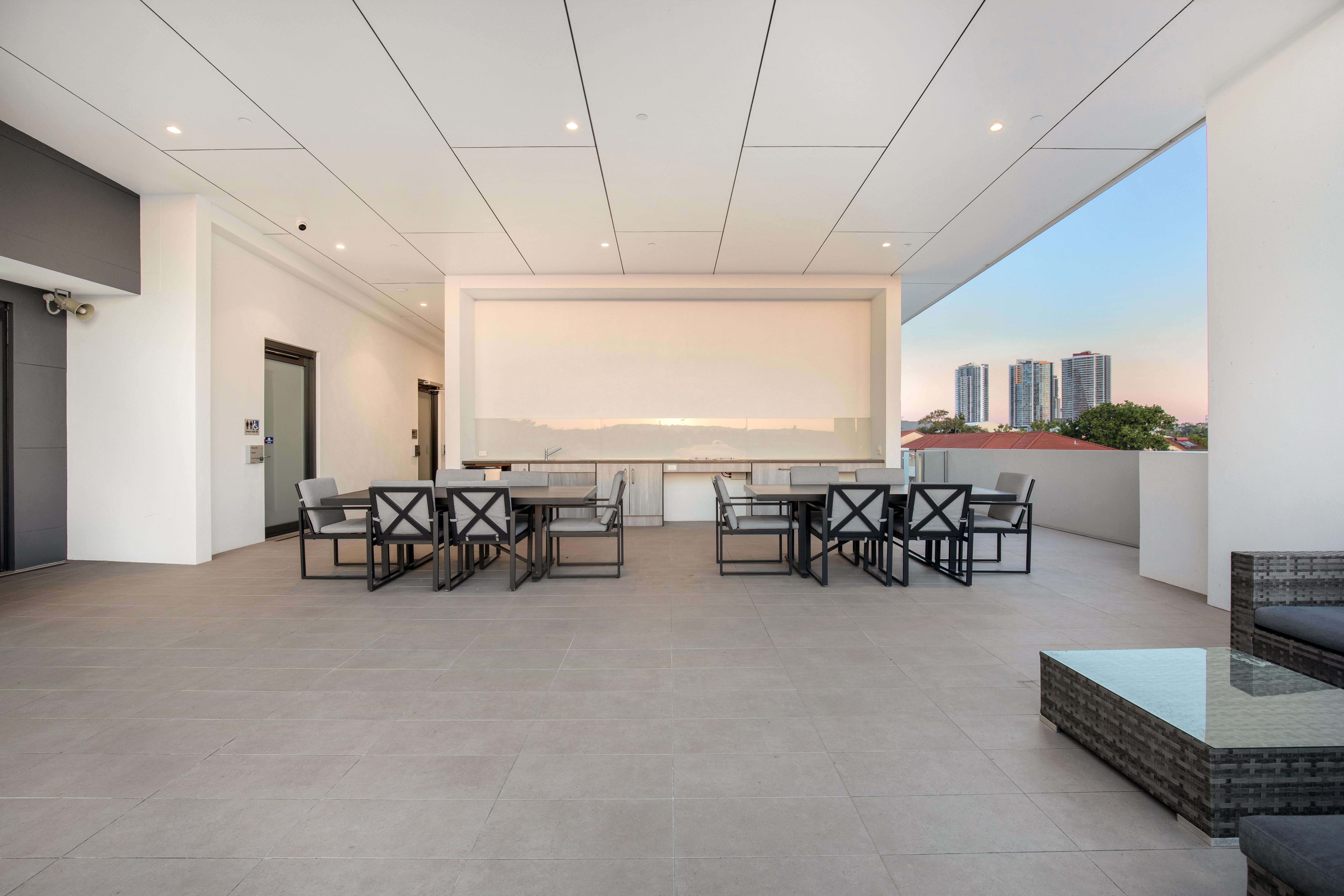 Boutique HPS Apartment - Southport — Home image 13