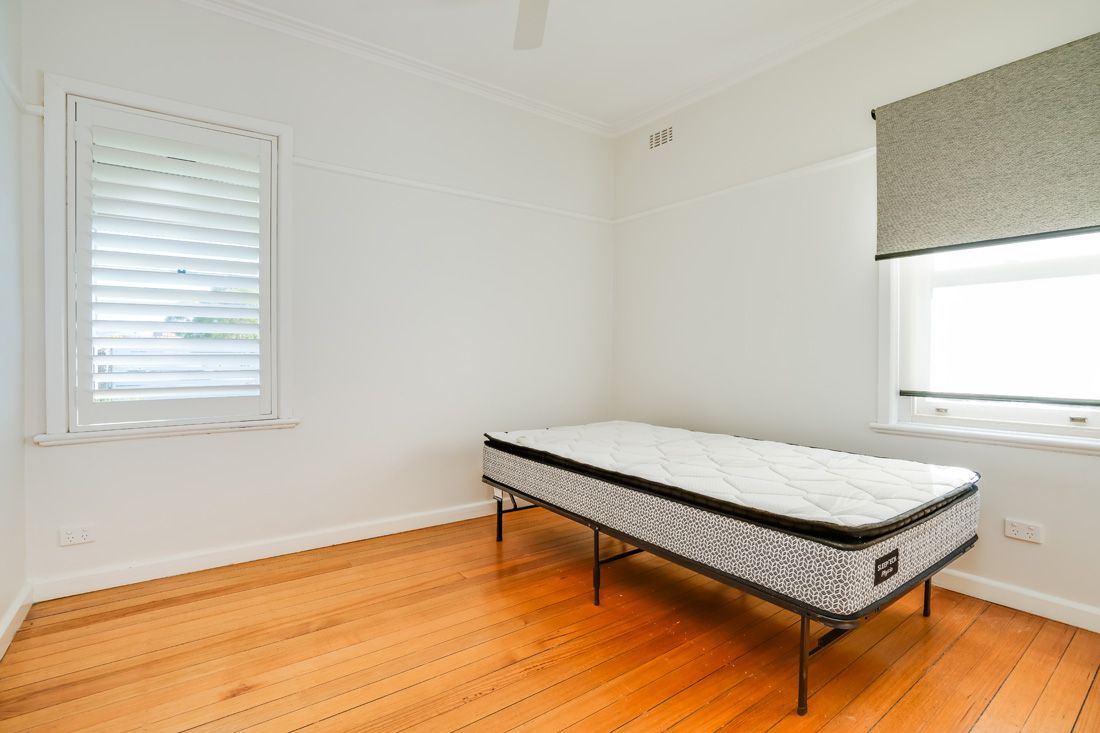 Beautifully refurbished SIL home — Home image 2