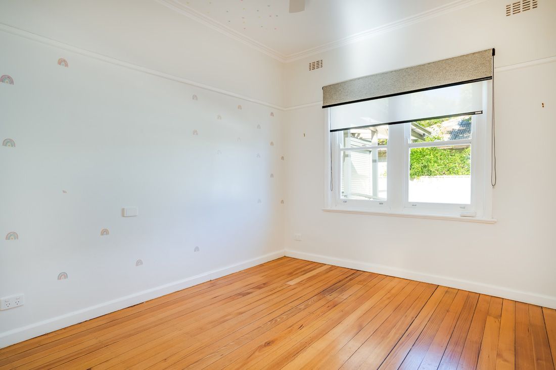 Beautifully refurbished SIL home — Home image 7