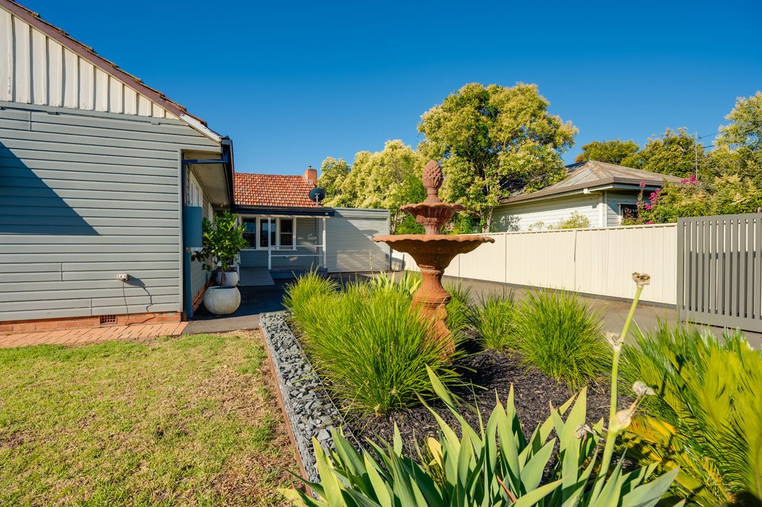Beautifully refurbished SIL home — Home image 8