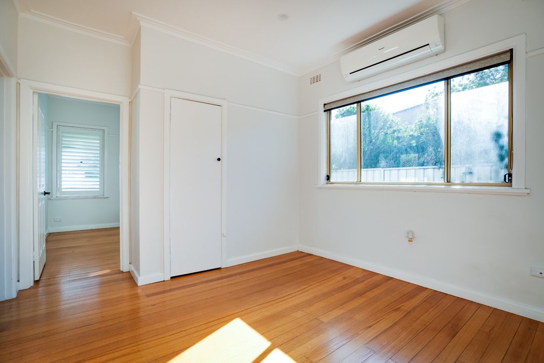 Beautifully refurbished SIL home — Home image 10