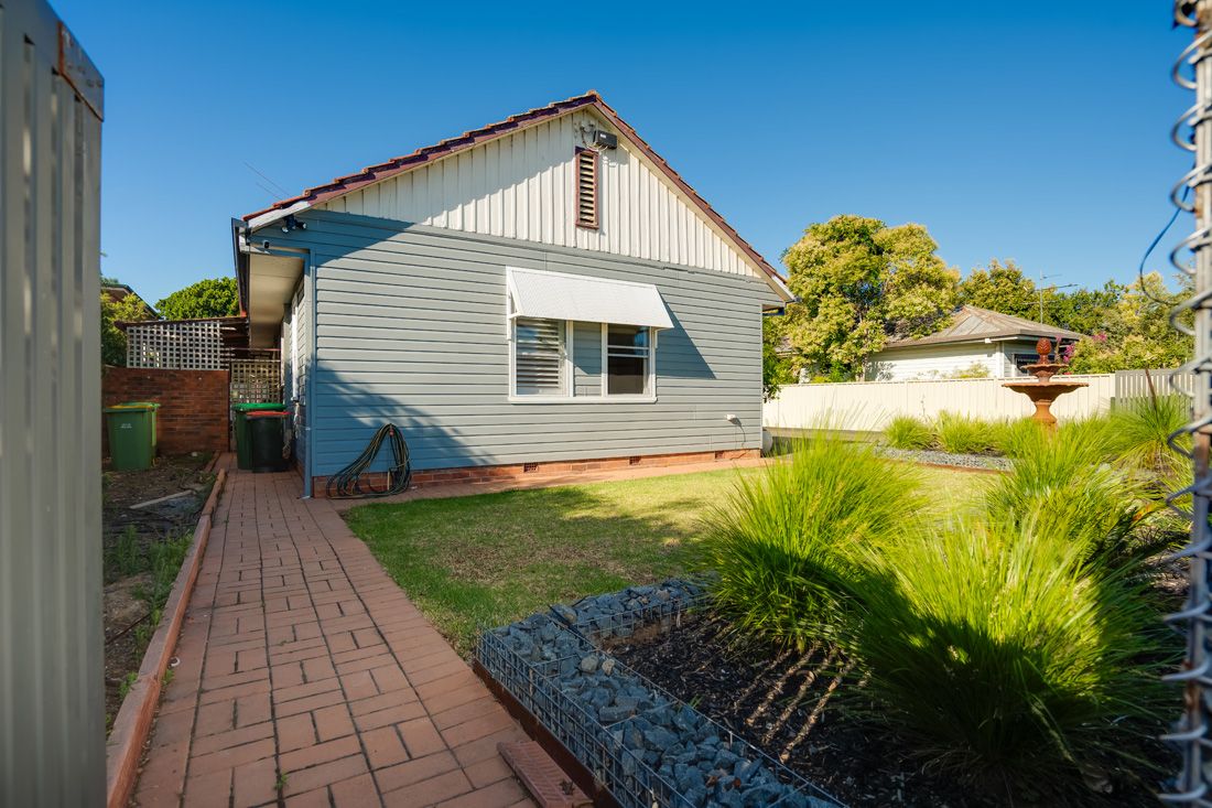 Beautifully refurbished SIL home — Home image 12