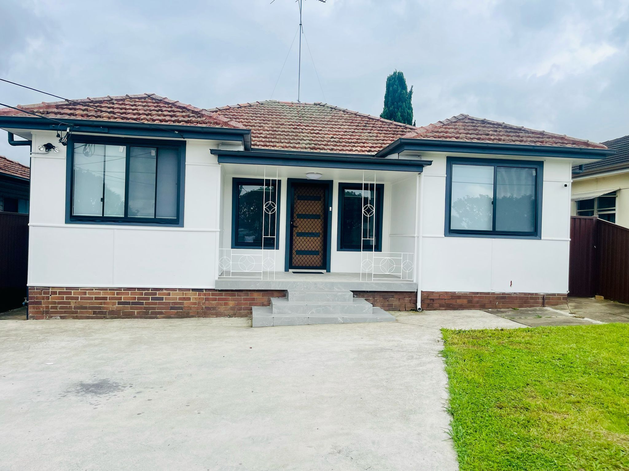 Guildford West — Home image 8