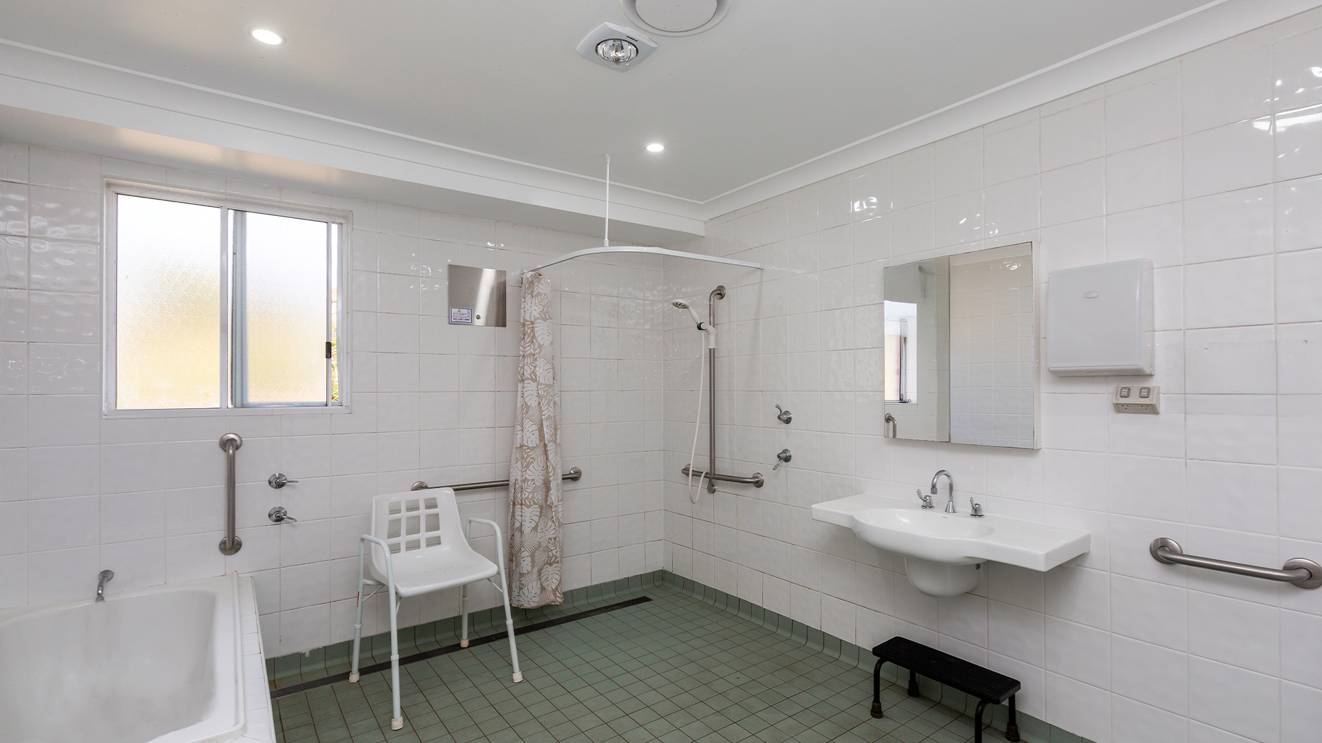 Coastal, easy-care living close to Norah Head beaches. SDA registered as design category ‘Basic’ — Home image 4