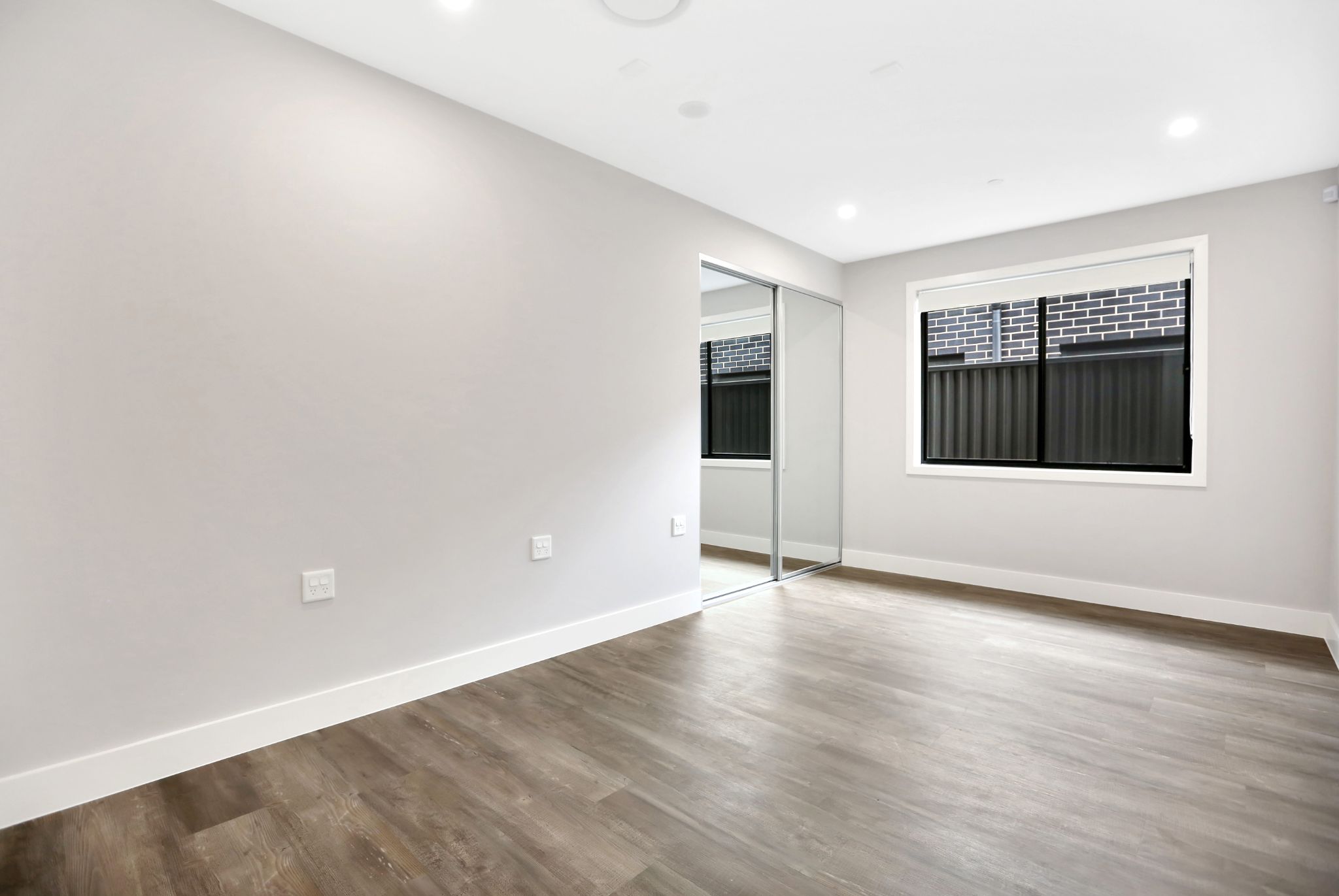 Sebright - Austral (SDA) — Home image 21