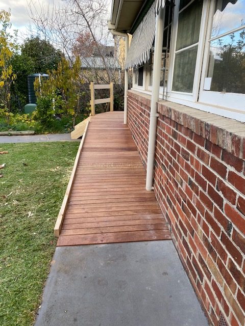 Accessible Newtown 3 B/R Home. MTA - Female with Nil BOH - Avail Immediately. — Home image 12