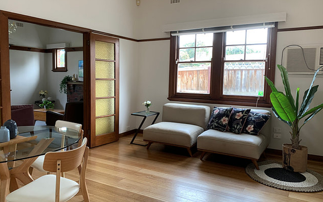 Accessible Newtown 3 B/R Home. MTA - Female with Nil BOH - Avail Immediately. — Home image 7