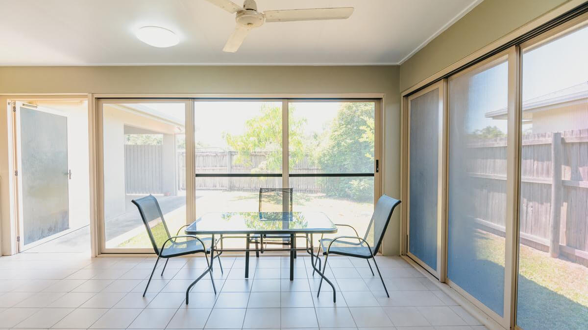 SIL home located in a quiet street close to Cairns — Home image 3