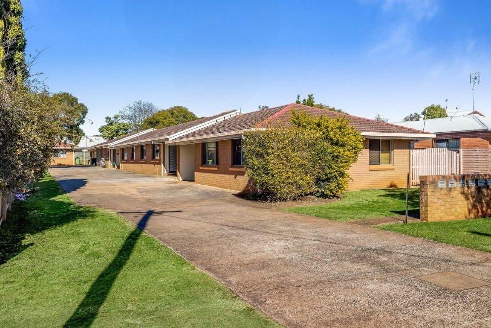 SIL Home in Buckland — Home image 6