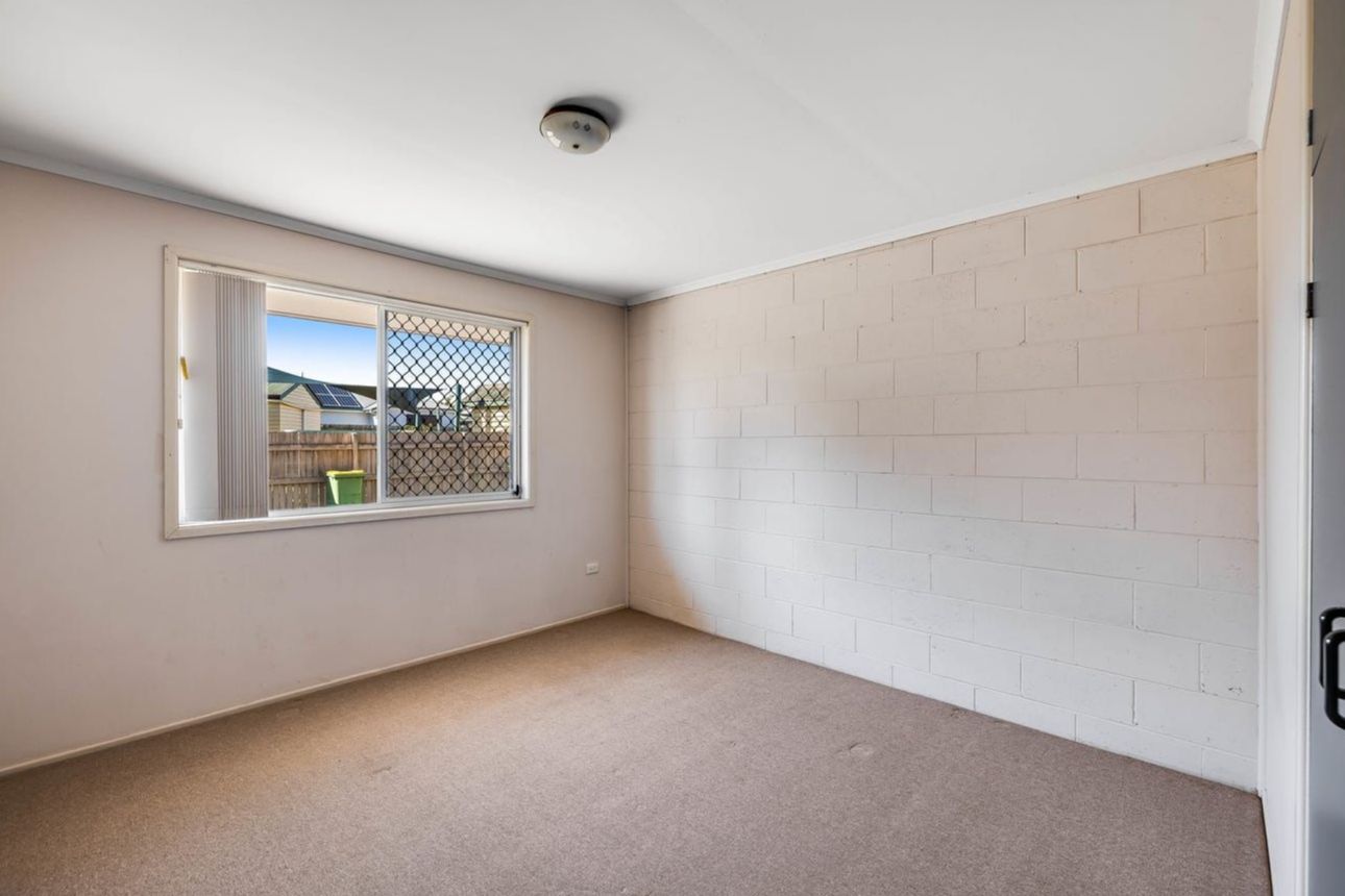 SIL Home in Buckland — Home image 7