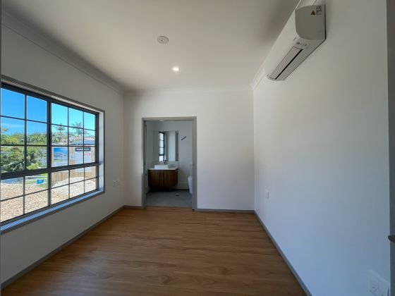 Kurrambee Avenue, Ashmore QLD High Physical Support on the Gold Coast — Home image 3