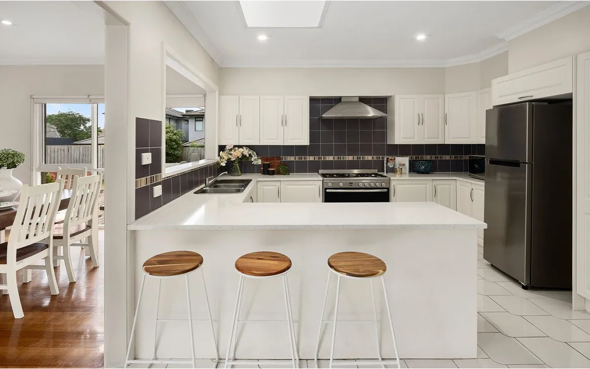 Beautiful and Accessible SIL Home in Mt Waverley — Home image 5