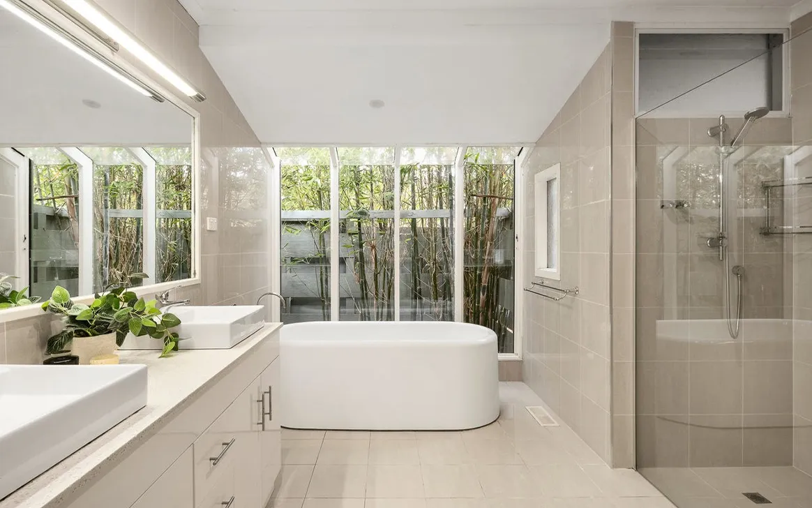 Beautiful and Accessible SIL Home in Mt Waverley — Home image 8