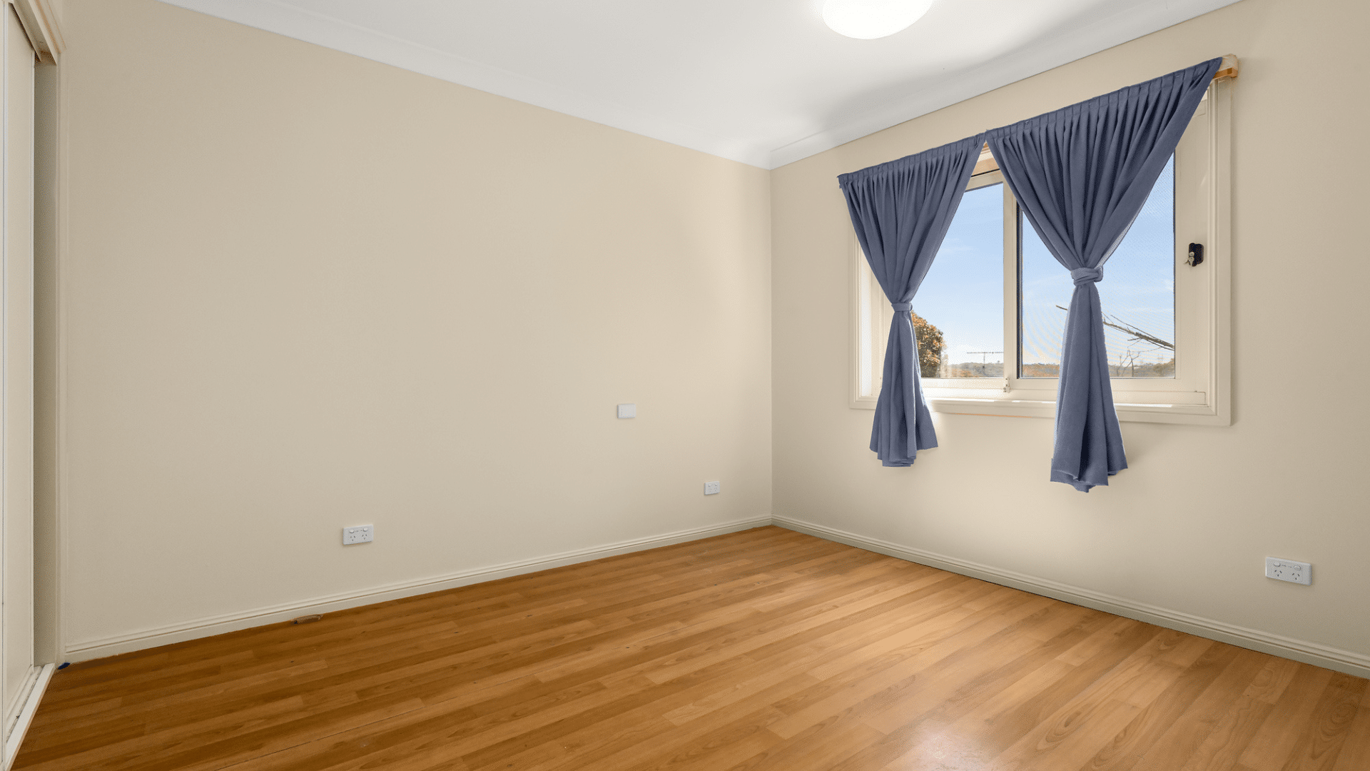 Hornsby Heights – Shared 4-bedroom male home — Home image 4