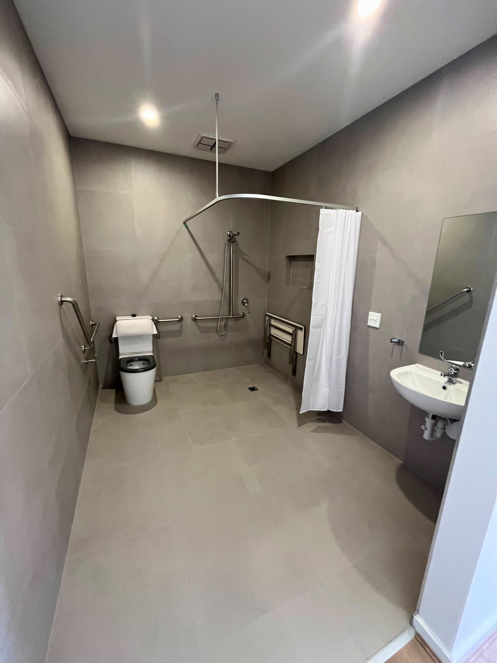 ISAAC EDEY, Hampton Park, VIC - HPS/Bariatric — Home image 6