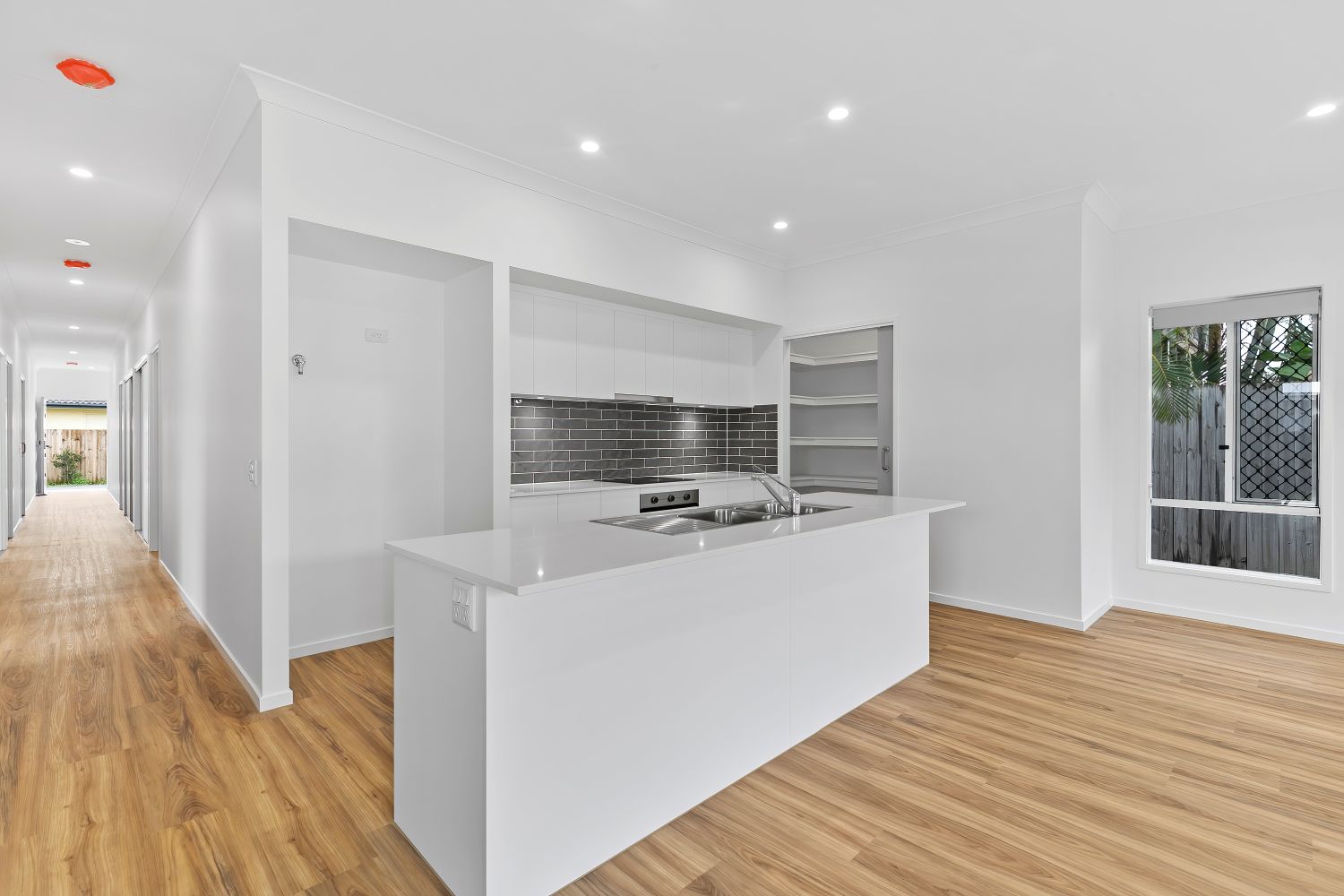BOONDALL, BRISBANE QLD – IMPROVED LIVEABILITY HOUSE (LOOKING FOR CO-TENANT) — Home image 2