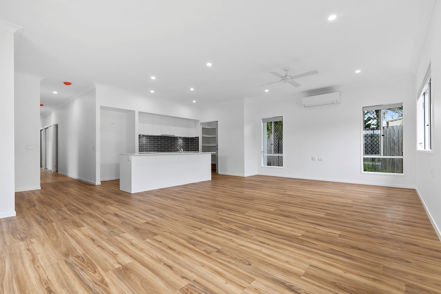 BOONDALL, BRISBANE QLD – IMPROVED LIVEABILITY HOUSE (LOOKING FOR CO-TENANT) — Home image 3