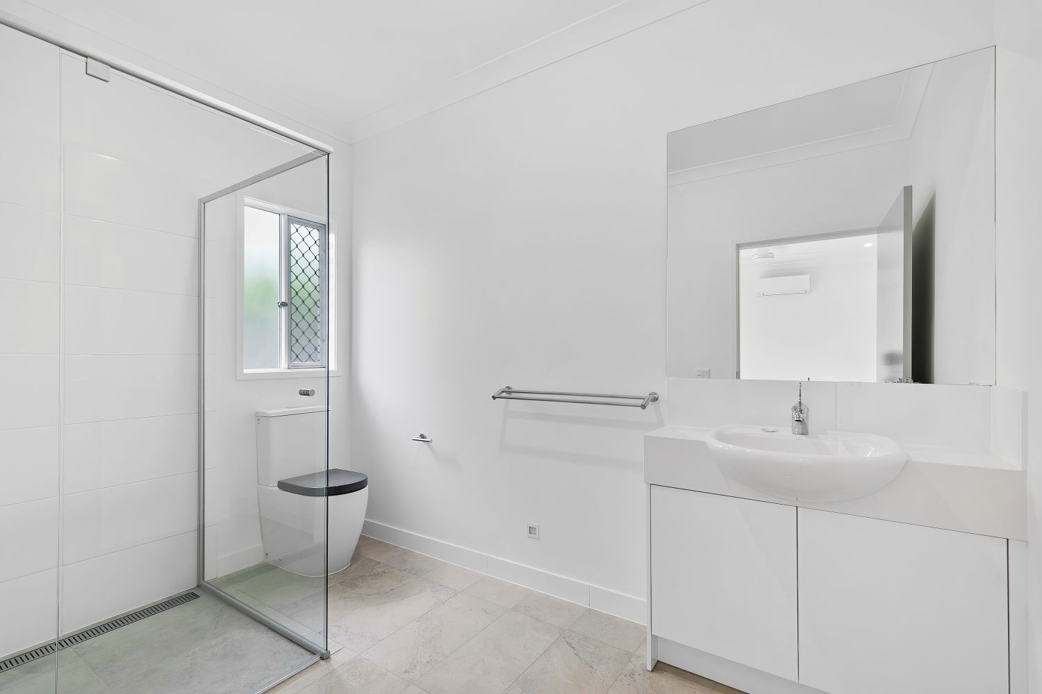 BOONDALL, BRISBANE QLD – IMPROVED LIVEABILITY HOUSE (LOOKING FOR CO-TENANT) — Home image 6