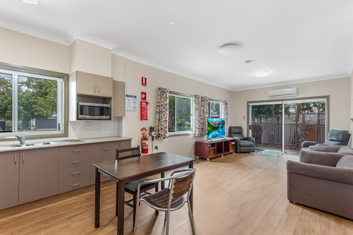 Enjoy living in a quiet and leafy residential area, close to everything. — Home image 3
