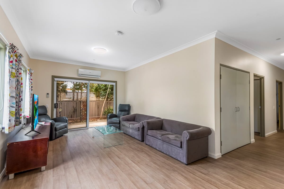 Enjoy living in a quiet and leafy residential area, close to everything. — Home image 5