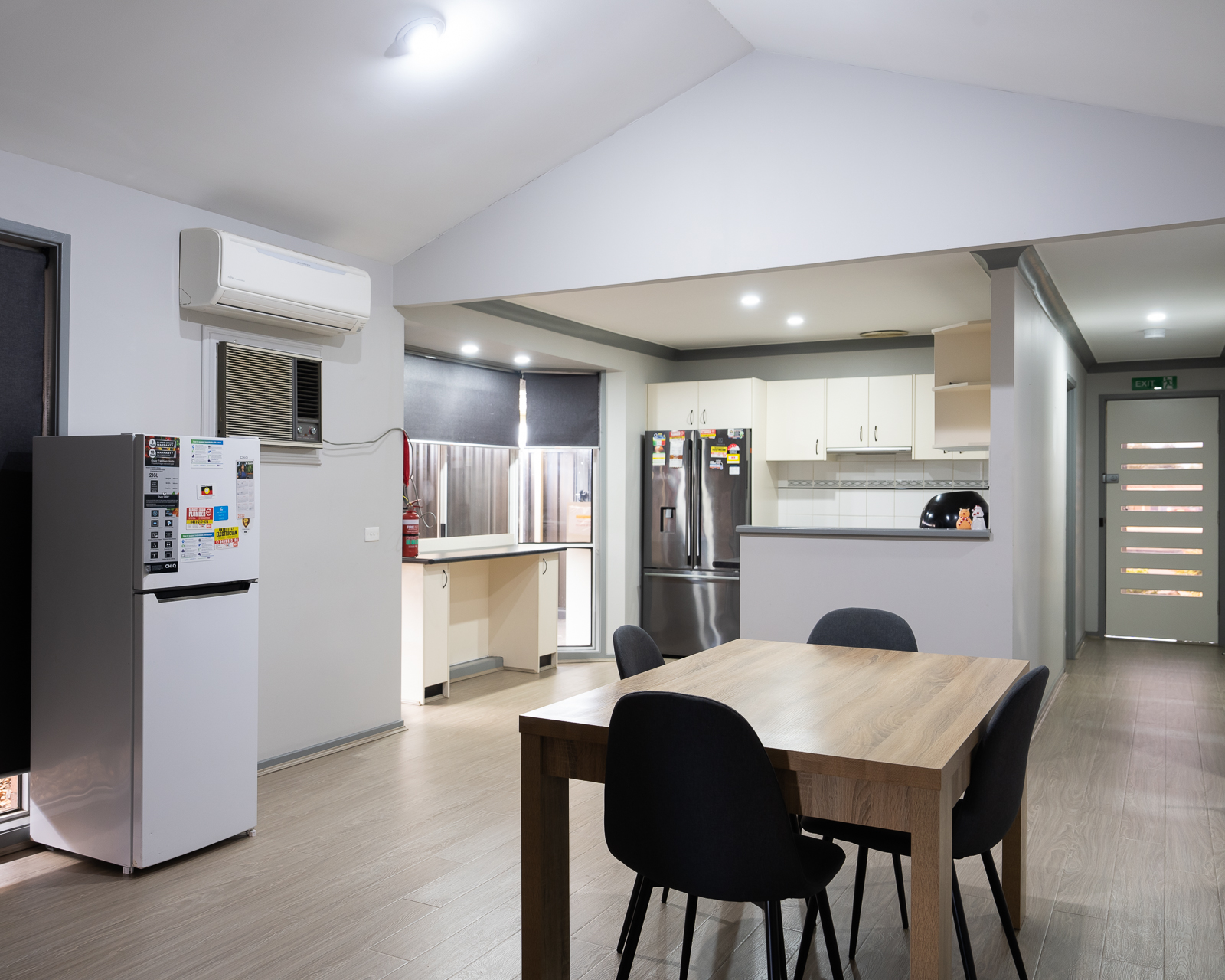 Fully Furnished SIL — Home image 3