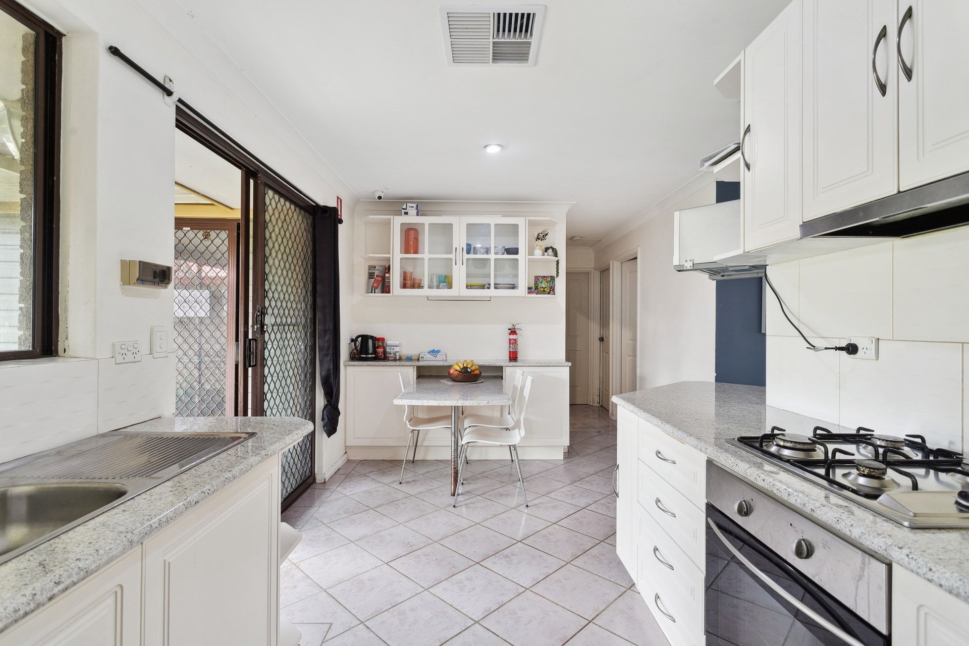 Lovely Waikiki SIL — Home image 9