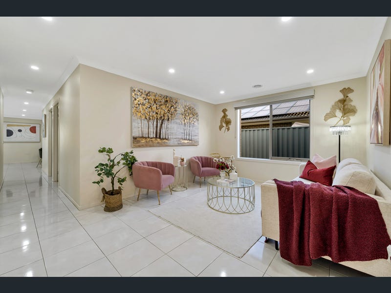 4-Bedroom SIL Home in Cranbourne East — Home image 5